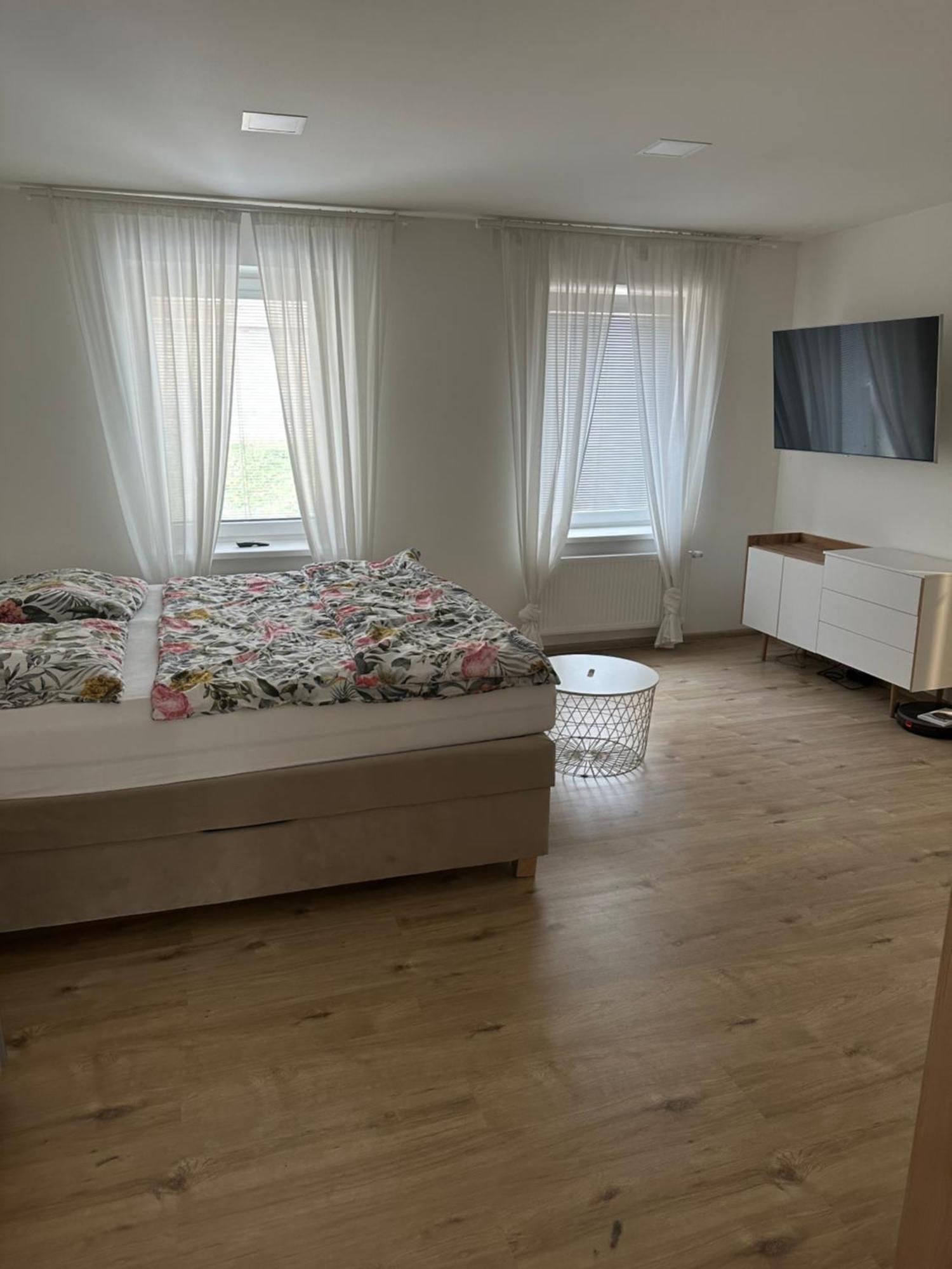 Pritluky Horni Apartment Břeclav Екстериор снимка